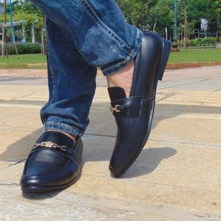 Giày lười kiểu đế vàng