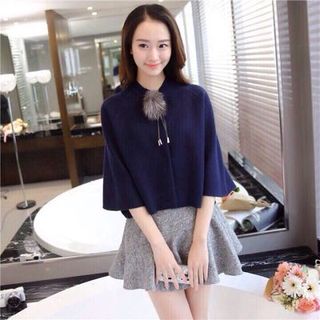 - áo khoác len tay cánh dơi đính lông chồn