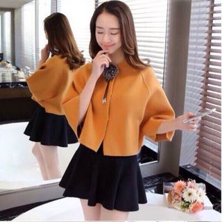 - áo khoác len tay cánh dơi đính lông chồn