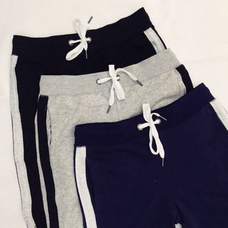 Quần thể thao mặc tập gym