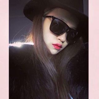 Kính tây đen