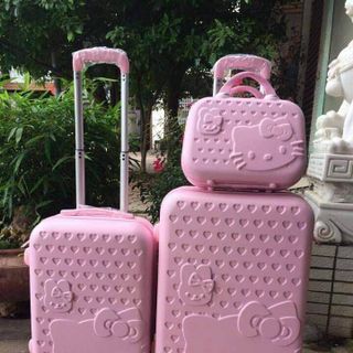 Cả bộ kitty giá 1200k