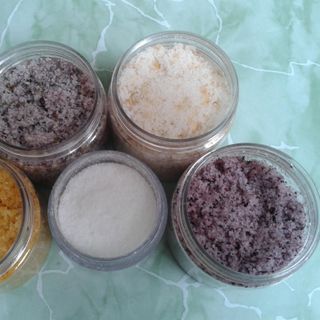 Muối tắm dầu oliu và hoa oải hương