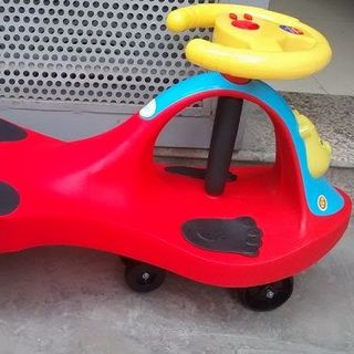 Xe lắc có nhạc việt nhật