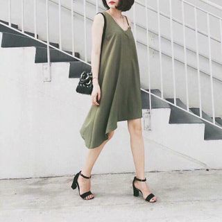 Đầm suông khoen tà chéo