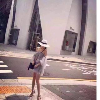 Đầm bẹt vai lưới