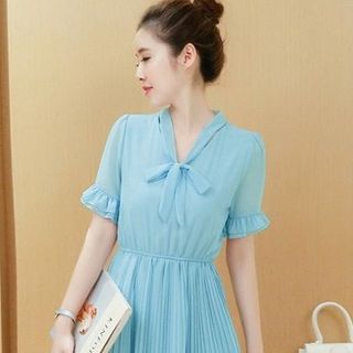 Đầm thắt nơ chân váy xếp ly