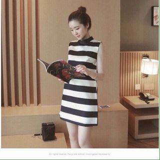 Đầm suông sọc ngang