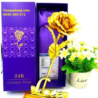 Hoa hồng mạ vàng có đế