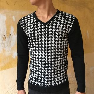 Áo len nam cổ tim hoạ tiết