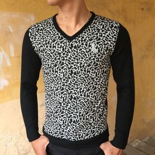 Áo len nam cổ tim hoạ tiết