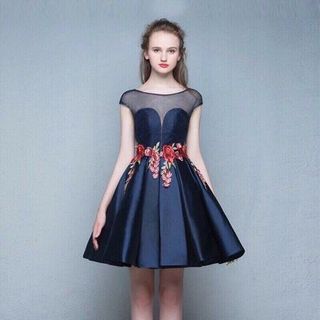 Đầm xoè cúp ngực thêu ren
