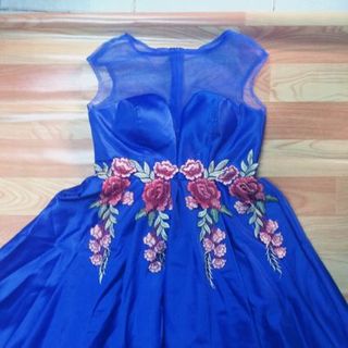 Đầm xoè cúp ngực thêu ren