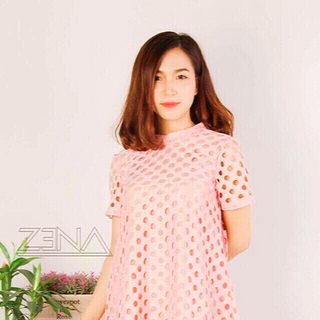 Đầm ren tay con y hình