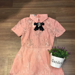 Đầm ren thiết kế nơ chanel