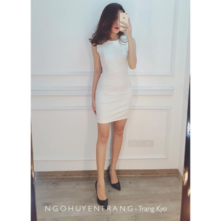 Đầm body viền ngọc trai