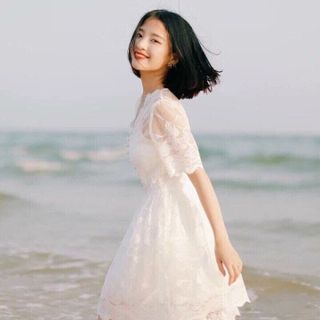 Hg-591 đầm ren cổ tim răng cưa màu trắng