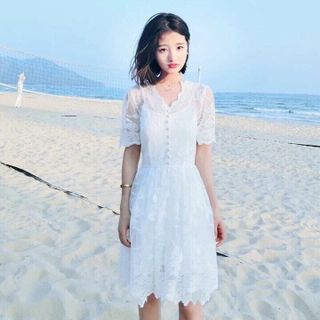 Hg-591 đầm ren cổ tim răng cưa màu trắng