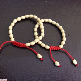 Vòng dâu tằm cho bé