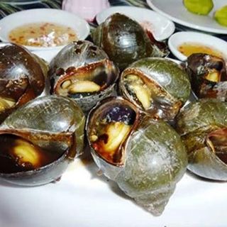 Ốc bưu nướng tiêu