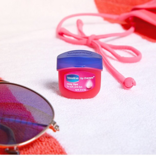 Son dưỡng môi vaseline rosy lips