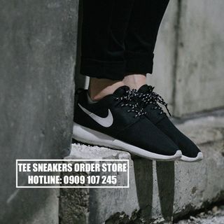 nike roshe run black/white