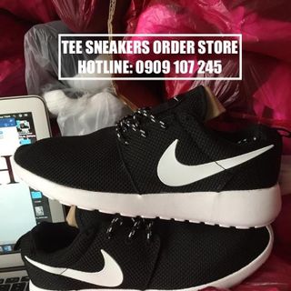 nike roshe run black/white