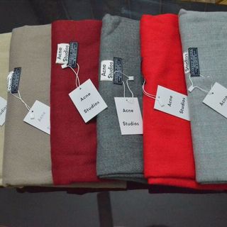 Khăn acne hàng có sẵn