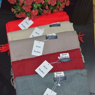 Khăn acne hàng có sẵn