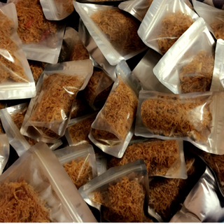 Gà khô sợi cay hạnh dế
