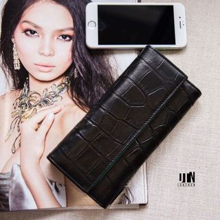 Ví nữ dập vân cá sấu