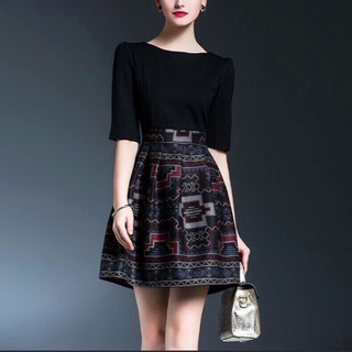 Đầm xoè tay cn ơn họa tiết
