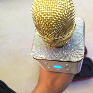 Mic hát kèm loa 3 in q7