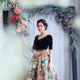 Đầm xoè tay con tùng in phong cảnh