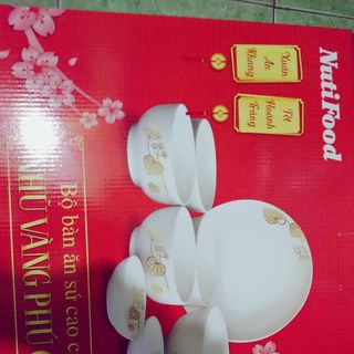 Bộ bàn ăn sứ