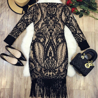 Đầm body ren