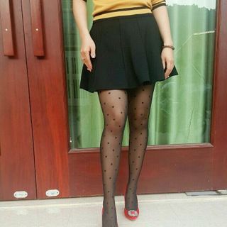 Quần tất họa tiết