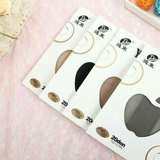Quần tất táo