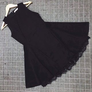 Đầm xòe chân ren lông mi