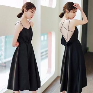 Đầm satin khoét lưng