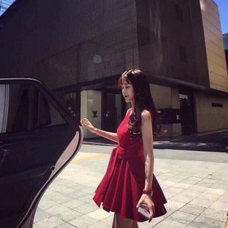 Đầm xòe midi đỏ