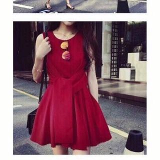 Đầm xòe midi đỏ