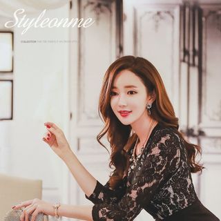 Đầm ren dự tiệc peplum spring đỏ