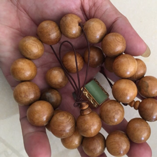 Vòng tay gỗ đá quý
