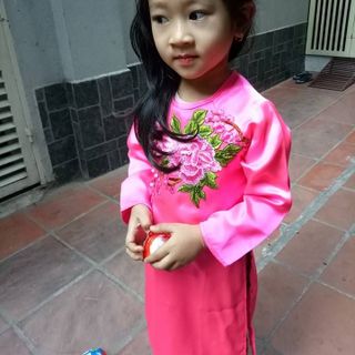 Tết cổ truyền không thể thiếu áo dài cho con