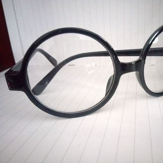 Mắt kính trẻ em