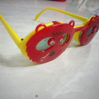 Mắt kính trẻ em