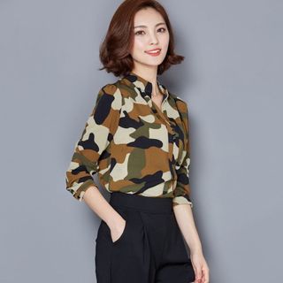 Áo sơ mi cổ trụ họa tiết rằn ri