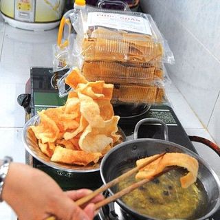 Bánh phồng tôm cà mau - nhà làm