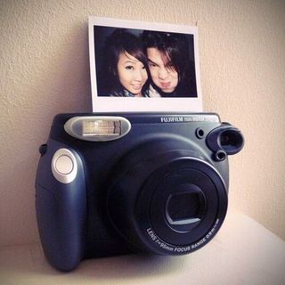 Máy chụp ảnh lấy ngay instax wide 210